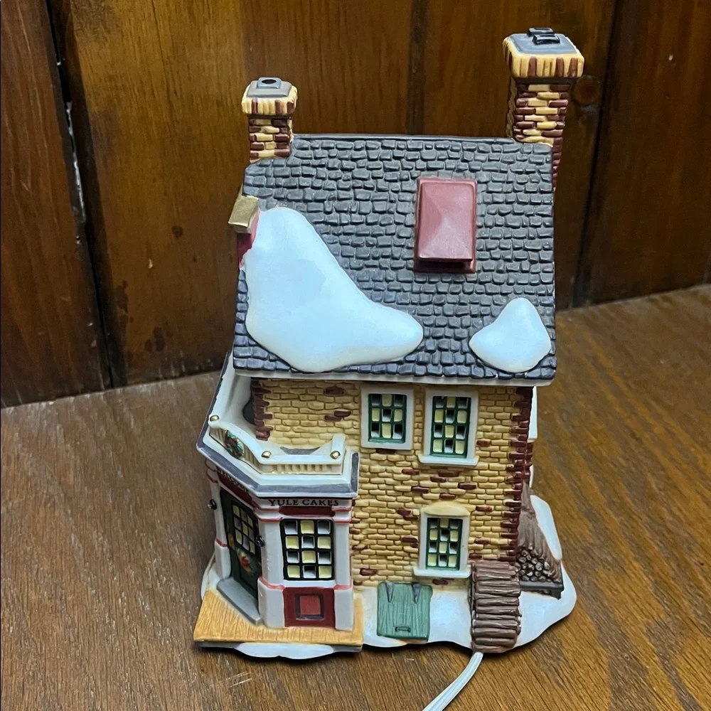 Department 56 Christmas Bakery Holiday Village House - Picture 7 of 10